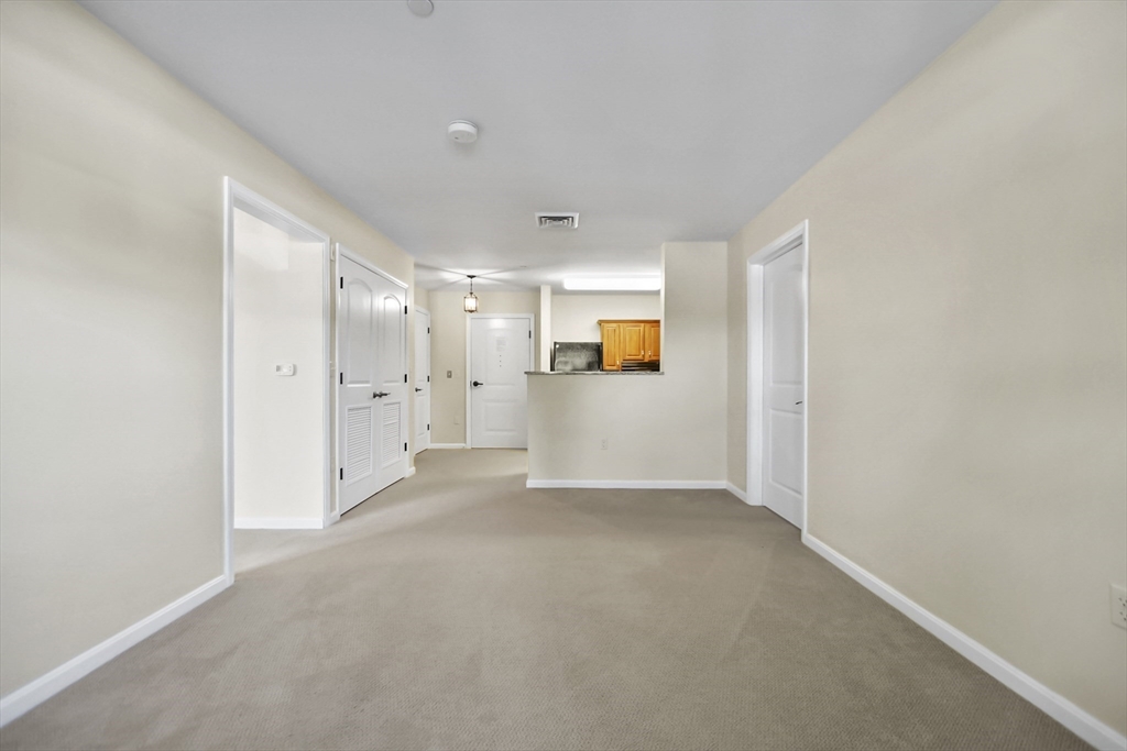 1275 Turnpike St, North Andover