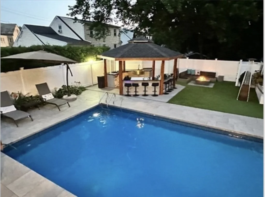 15 Campbell Rd, Arlington