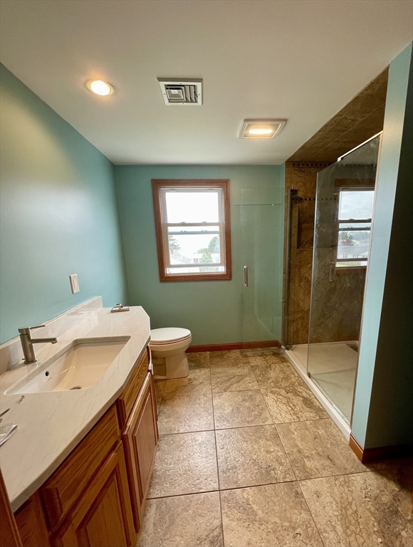 871 King St, Fall River