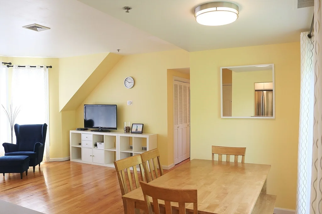 205 Richdale Ave, Neighborhood Nine