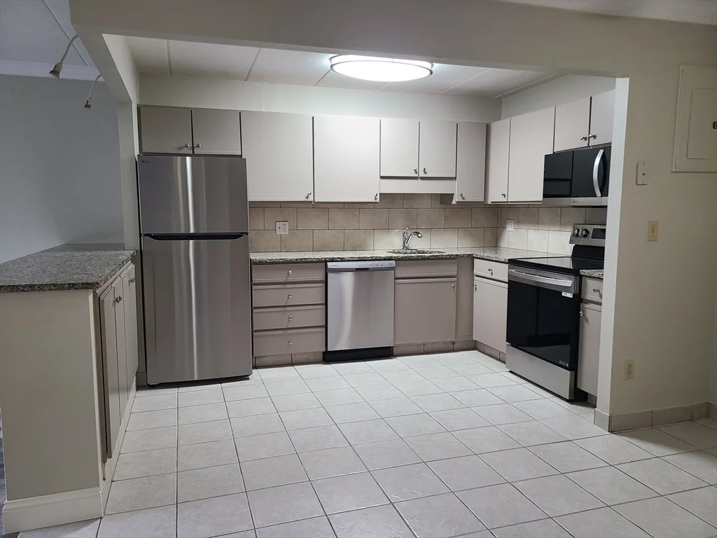 566 Washington St, Weymouth