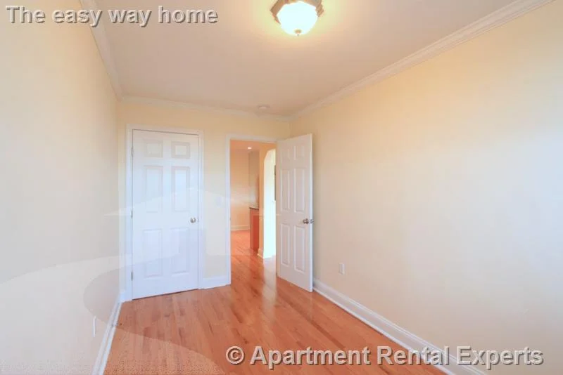 60 Brattle St, Harvard Square