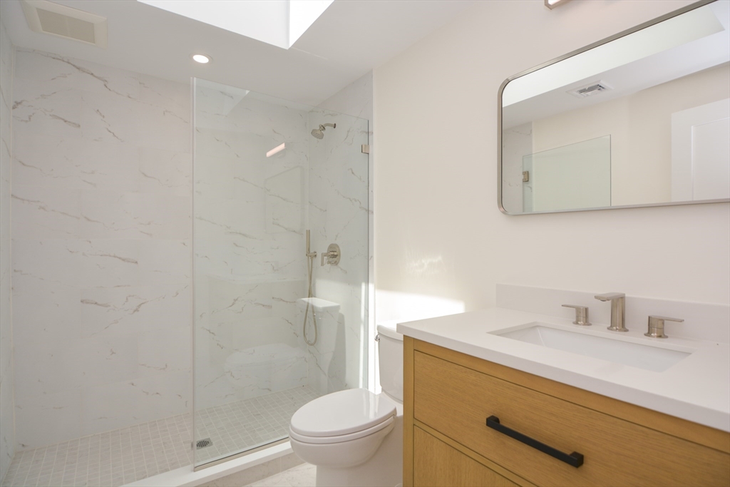 9 State St, Marblehead