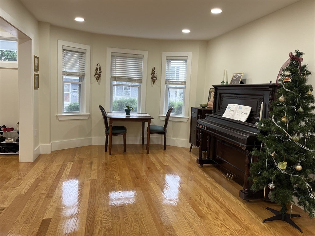 9 Hutchinson St, Dorchester