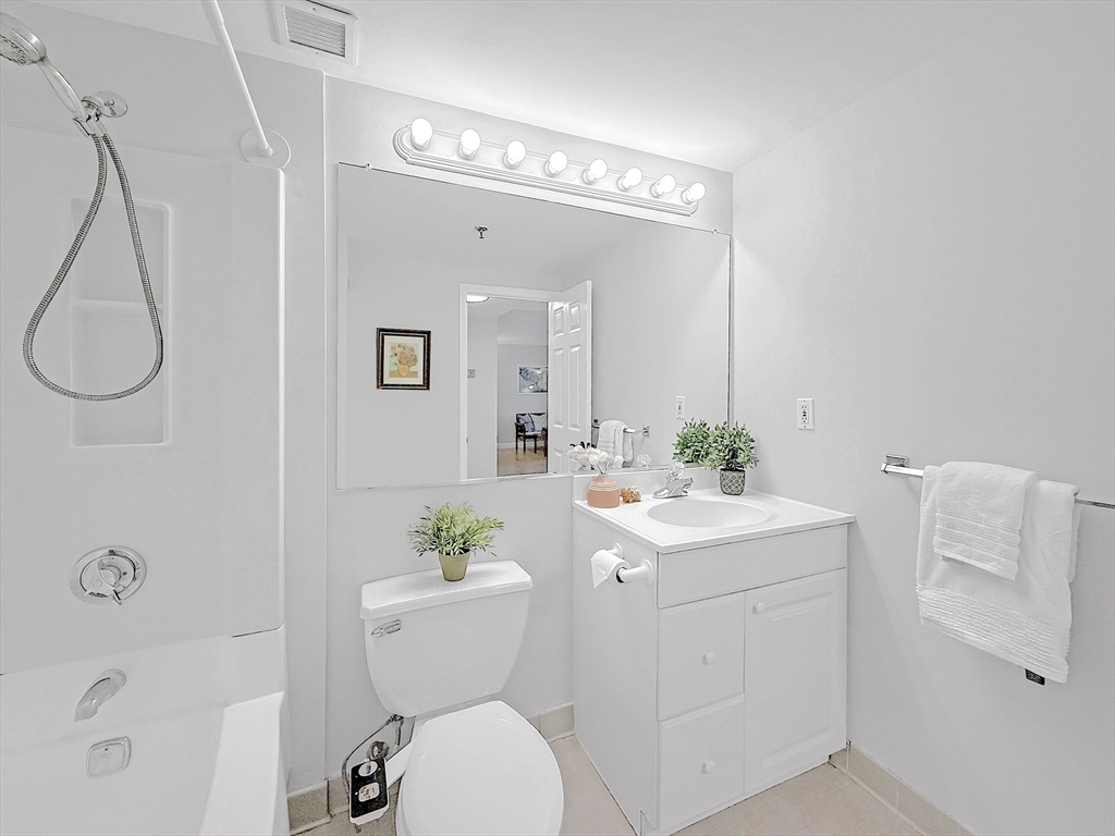 15 N Beacon St, Allston