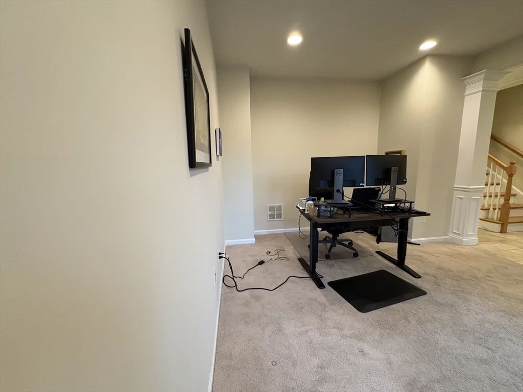 33 Jacob Way, Reading