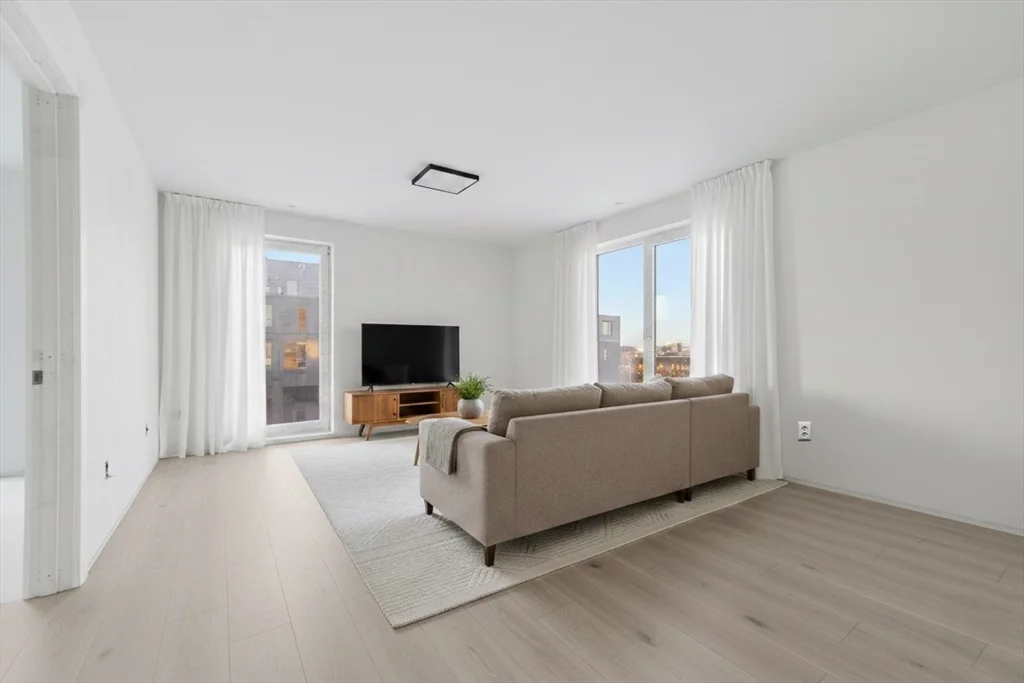 1035 Commonwealth Ave, Allston