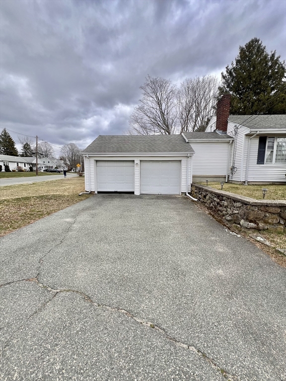 470 Pleasant St, Canton