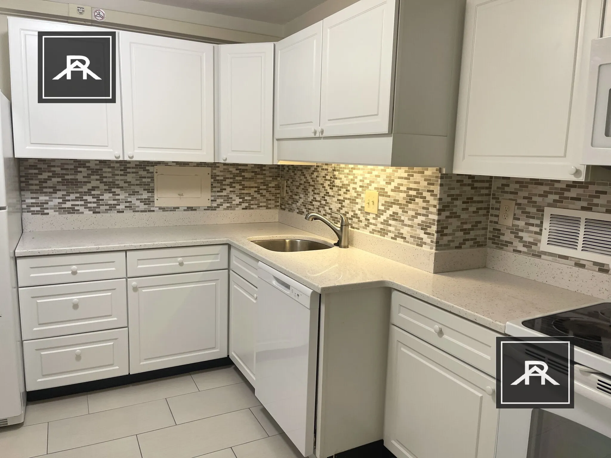 101 Monmouth St, Longwood