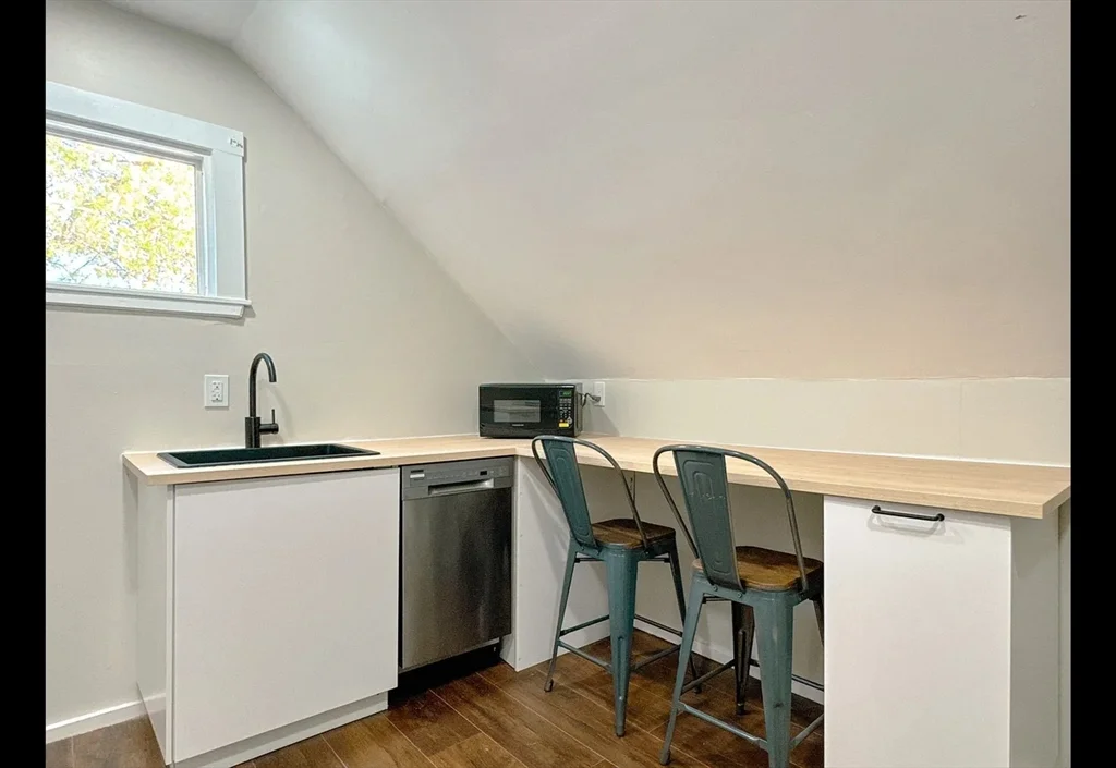 84 Greenwood St, Dorchester