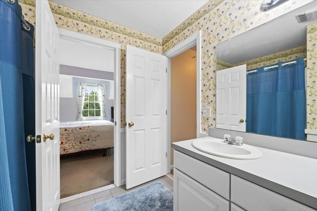 822 Thayer St, Abington