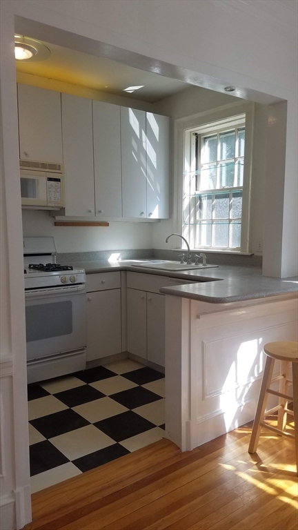 77 Martin St, Neighborhood Nine