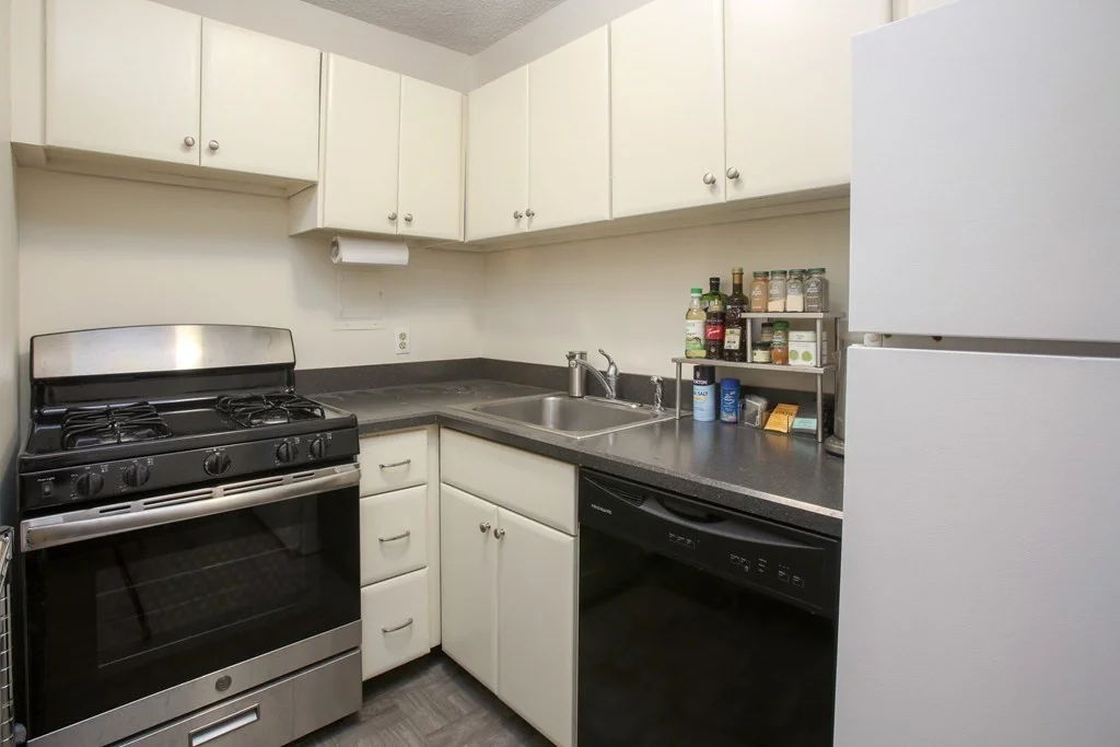 33 Pond Ave, Brookline Village