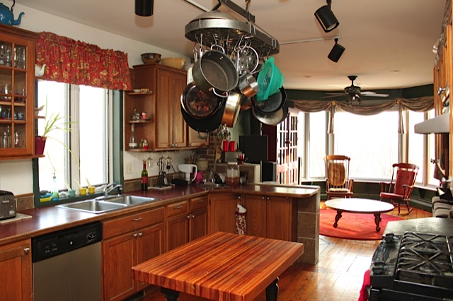 53 Lawn St, Mission Hill