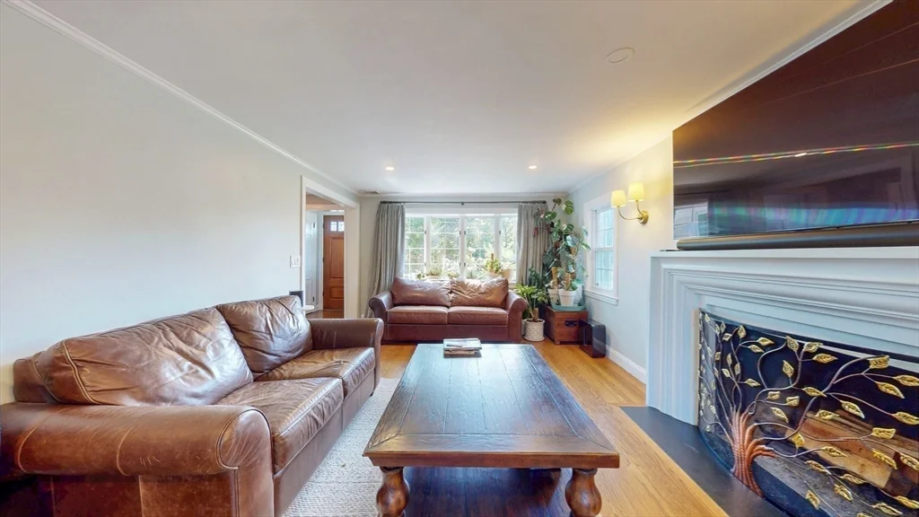 49 Ripley Rd, Medford