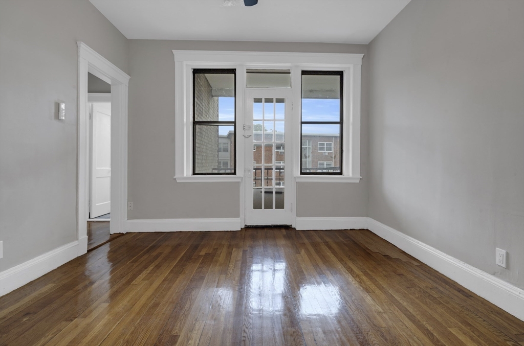 325 Summit Ave, Brighton