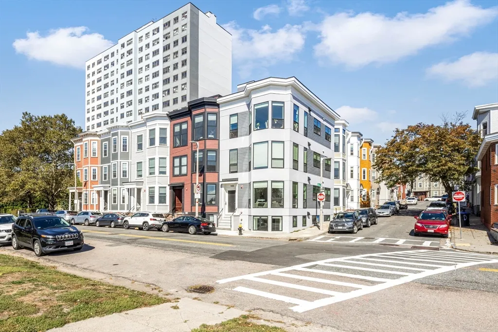 1430 Columbia Rd, South Boston