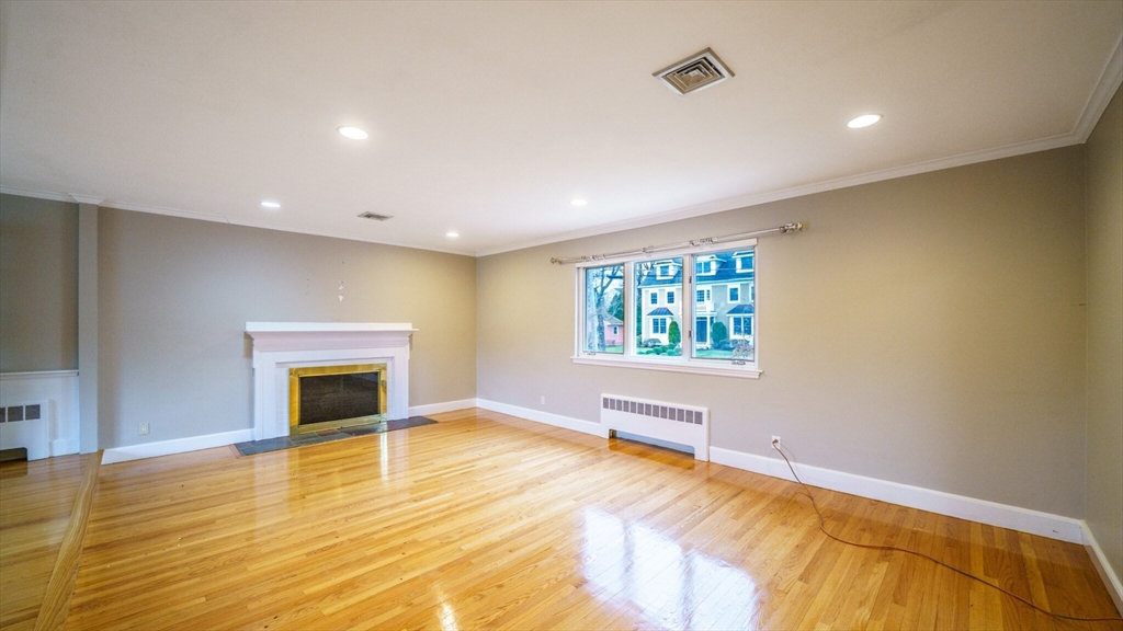 165 Evelyn Rd, Waban