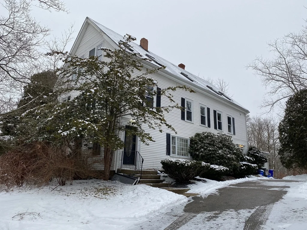 161 Cedar St, Milford