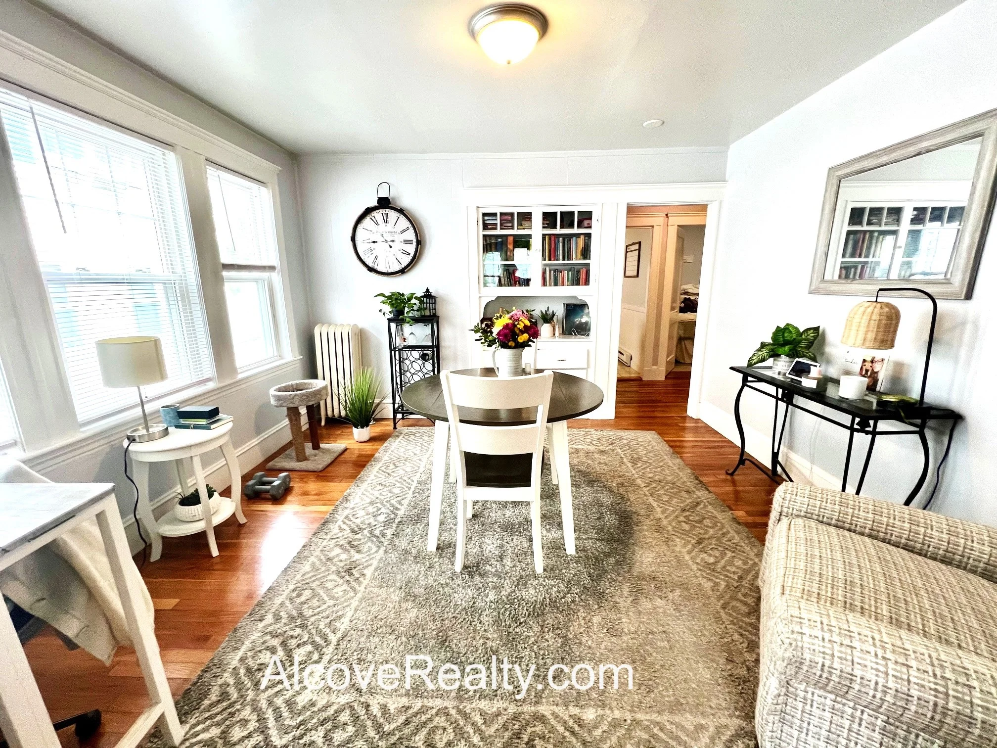 39 Sterling St, West Somerville