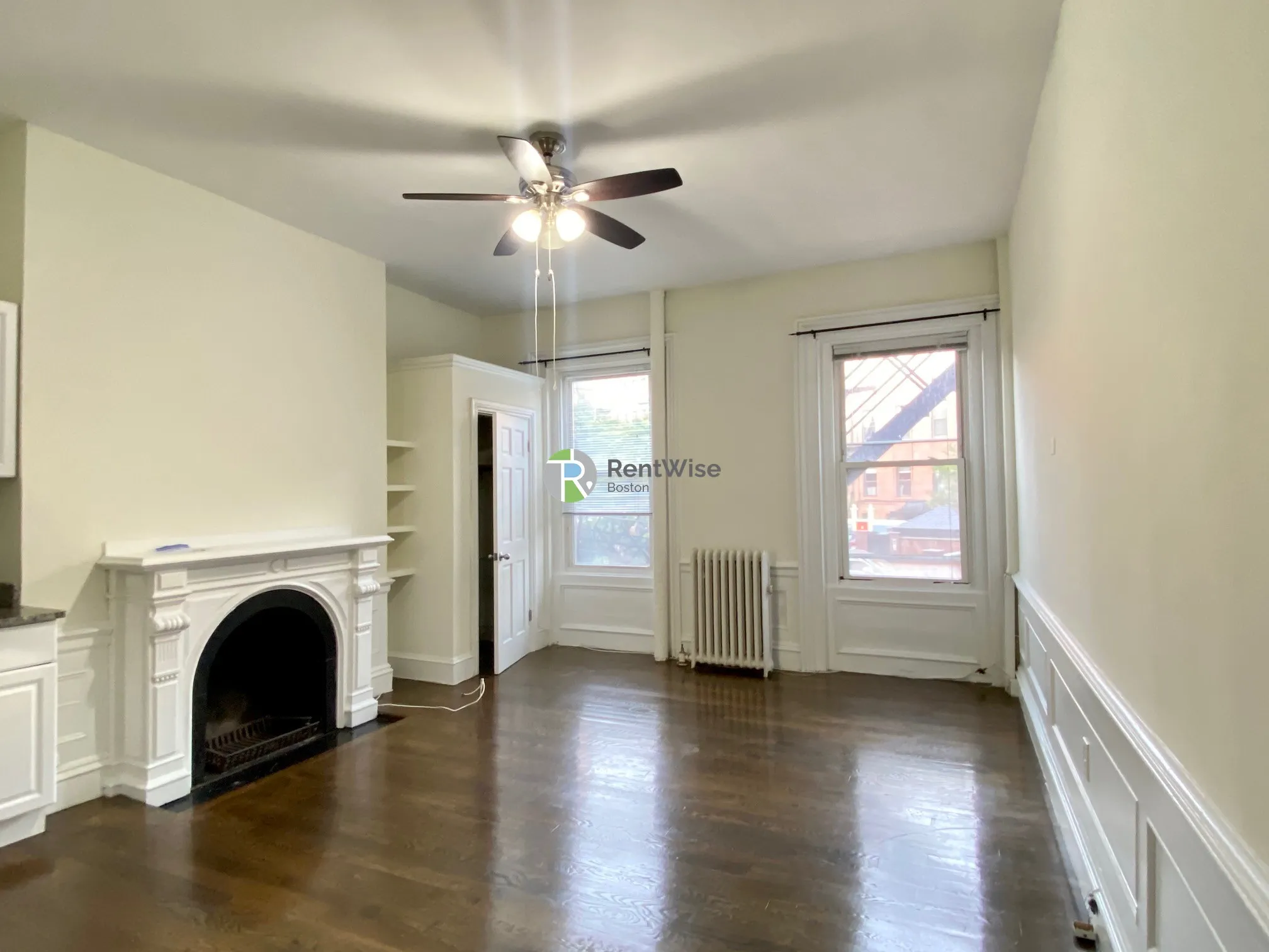 92 Charles St, Beacon Hill