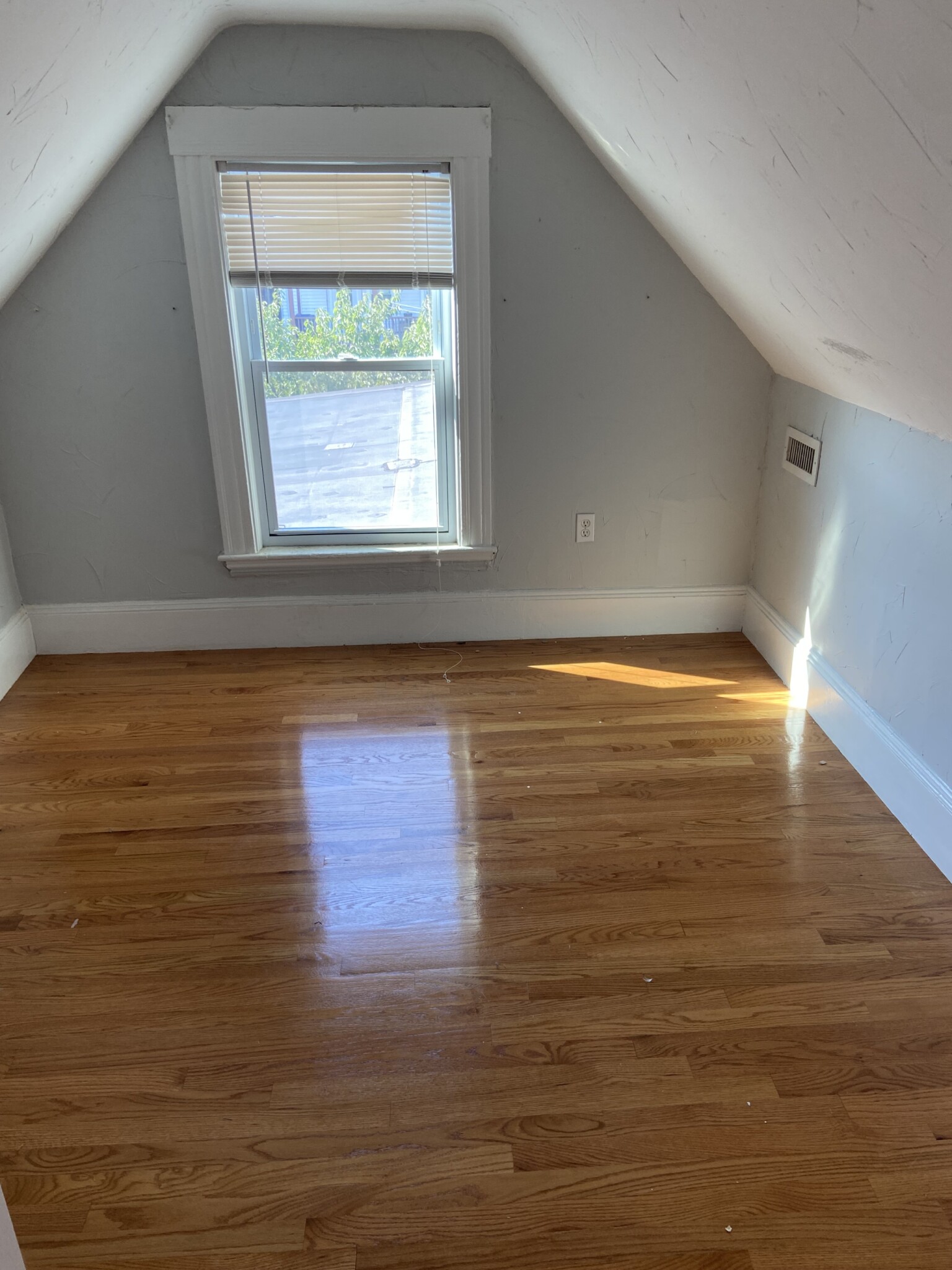 240 Paris St, East Boston