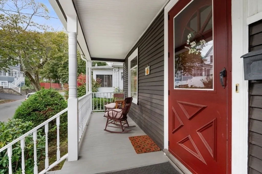 12 Endicott St, Saugus