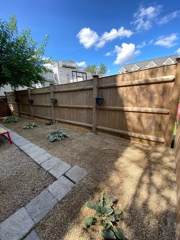 3 Bartlett, Charlestown