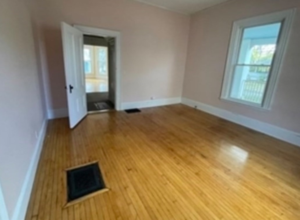 84 Walker St, Newtonville