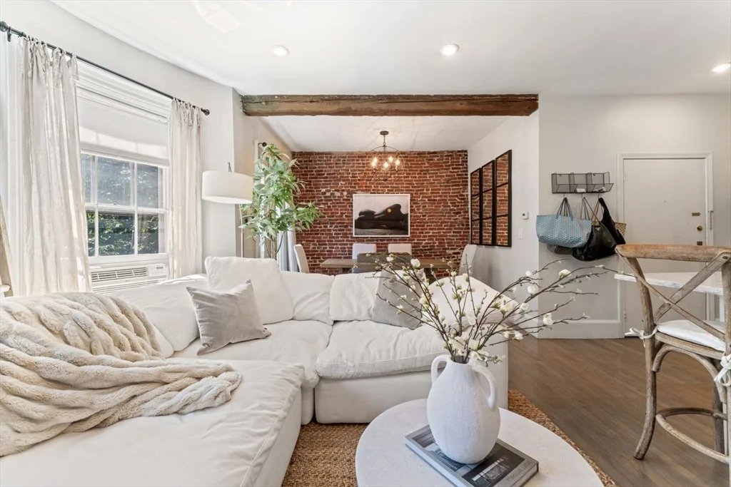 91 Waltham St, South End