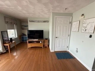 84 Railroad Ave, Salisbury