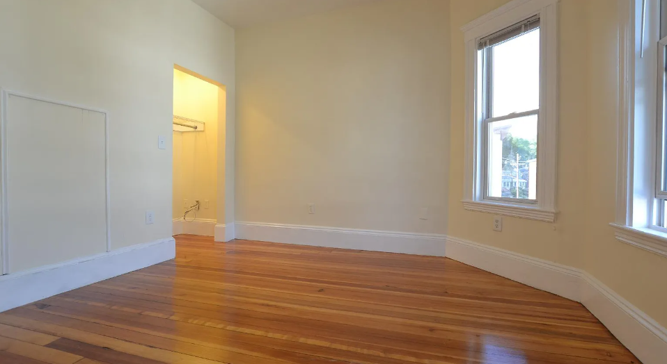 36 Brackett St, Oak Square