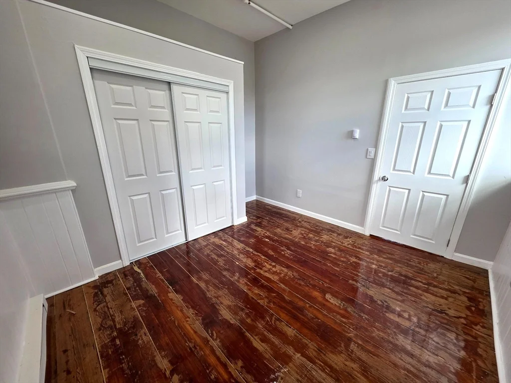 5 Beacon St, Clinton