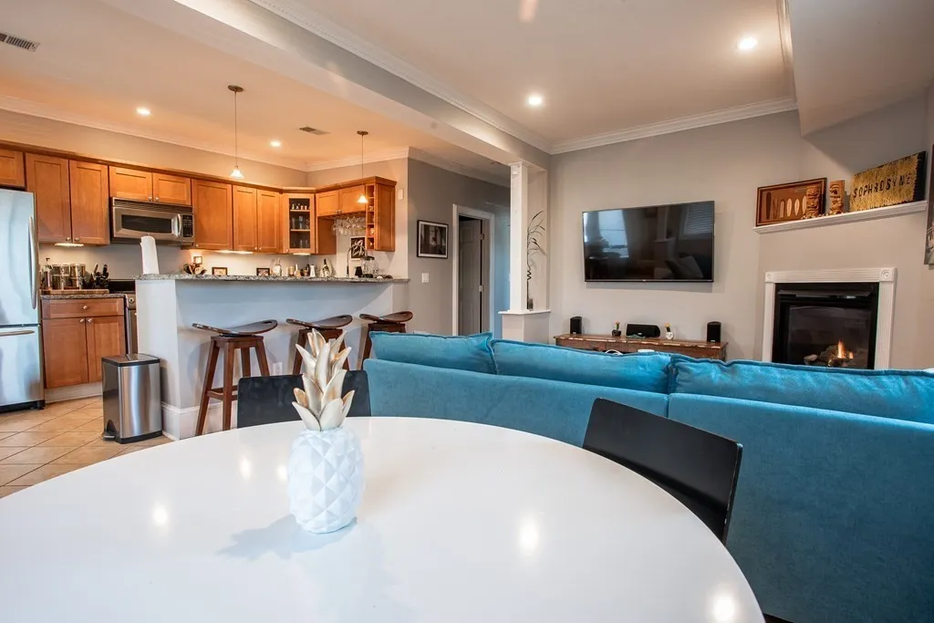 26 Beach St, Boston