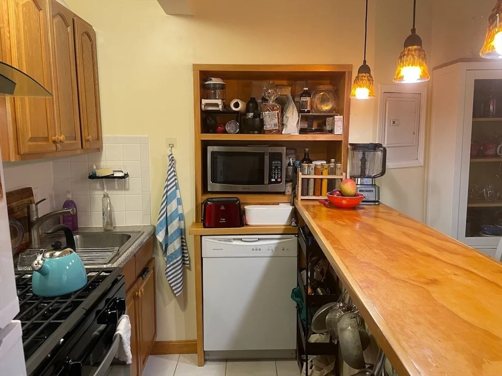 25 Andrew St, Cambridgeport