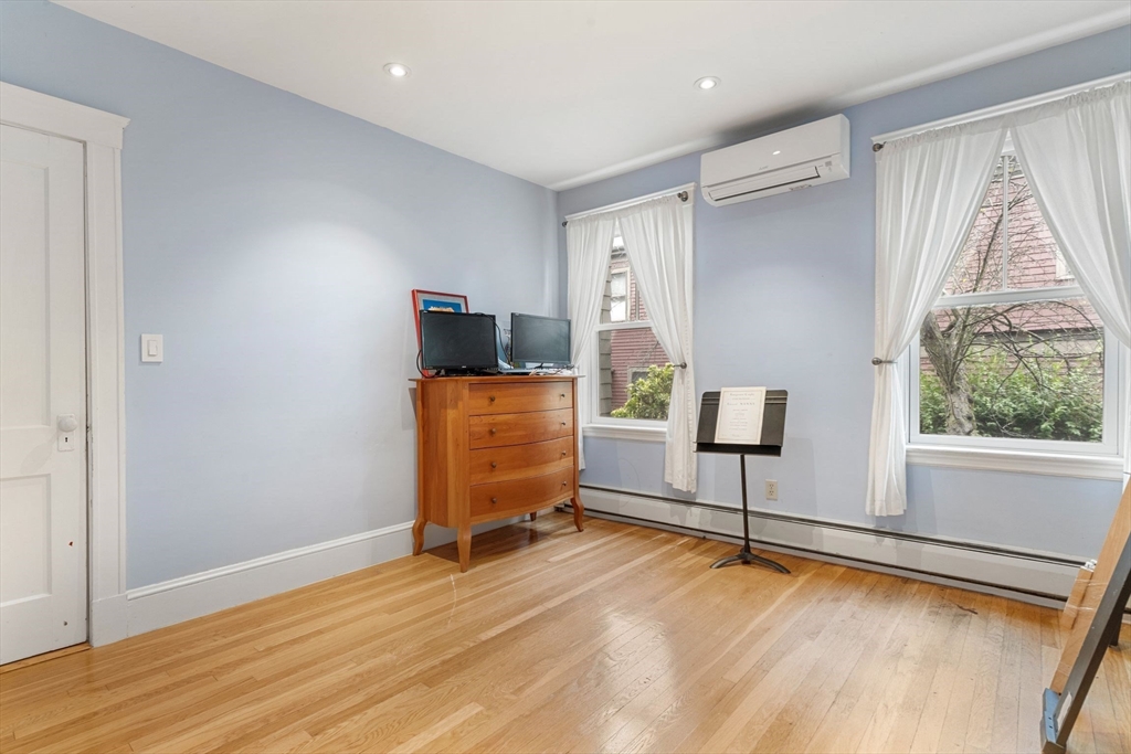 148 Lakeview Ave, West Cambridge