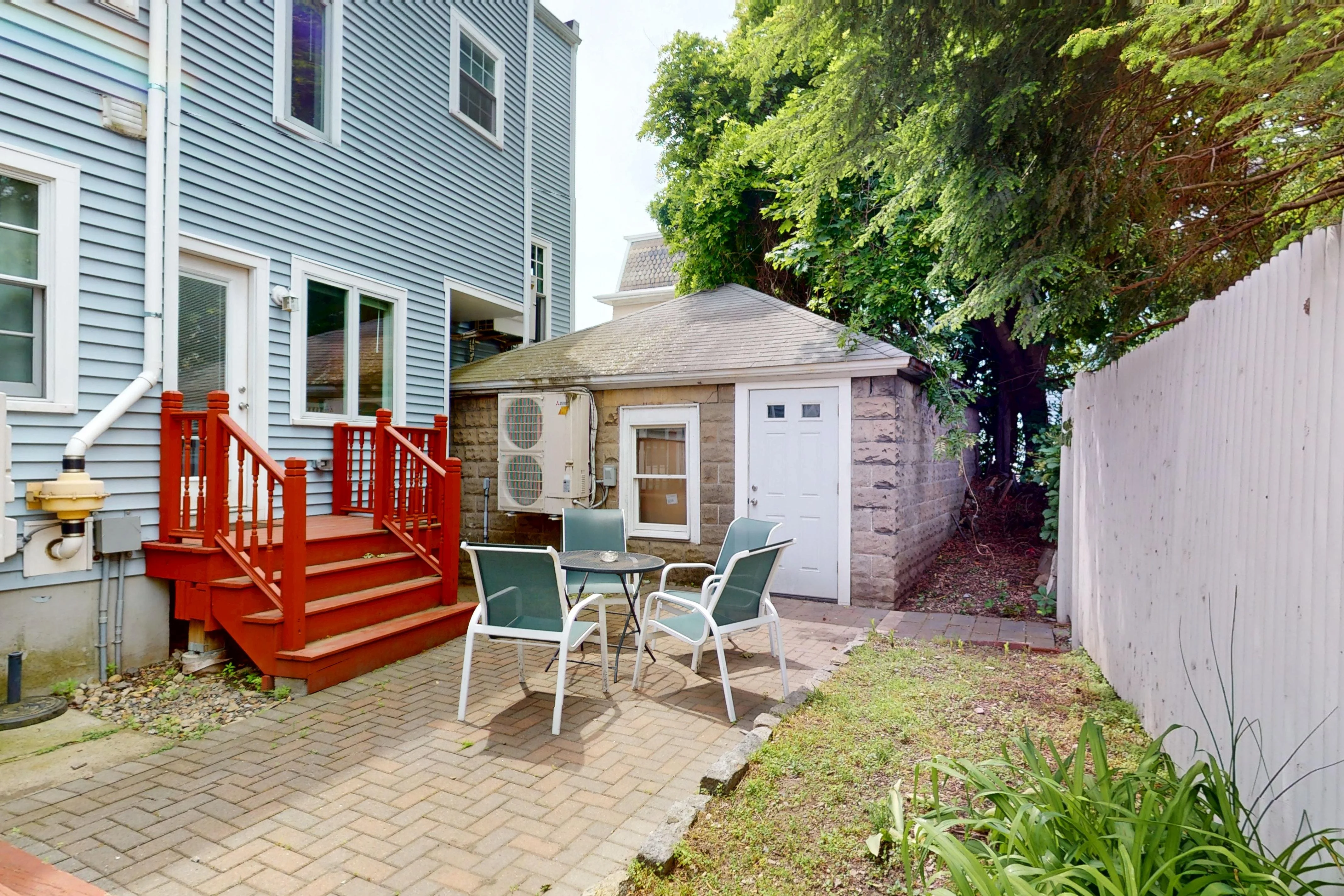 10 Bradbury St, Allston