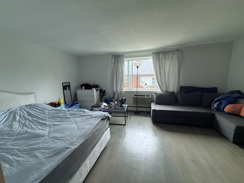 205 Kent St, Longwood