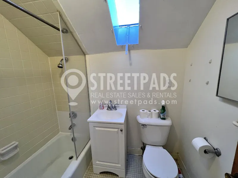 381 Harvard St, Mid-Cambridge