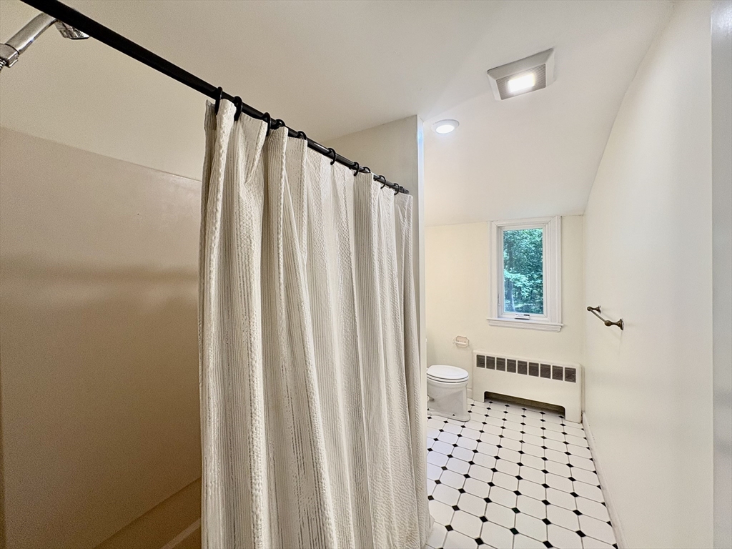 379 Newton St, Chestnut Hill