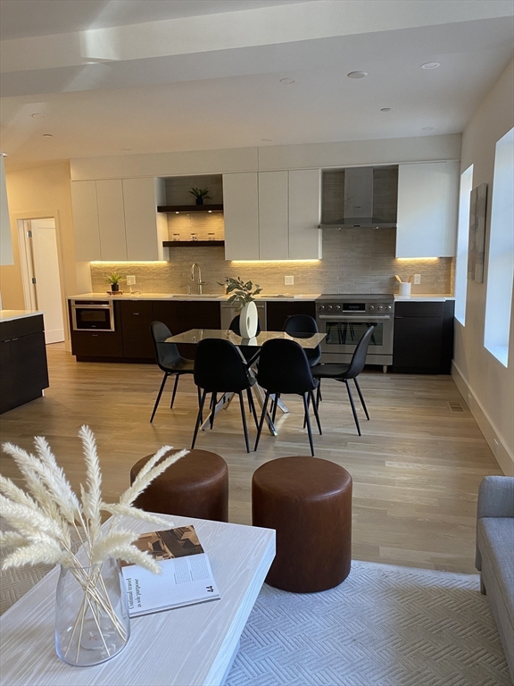 65 Pleasant St, Coolidge Corner