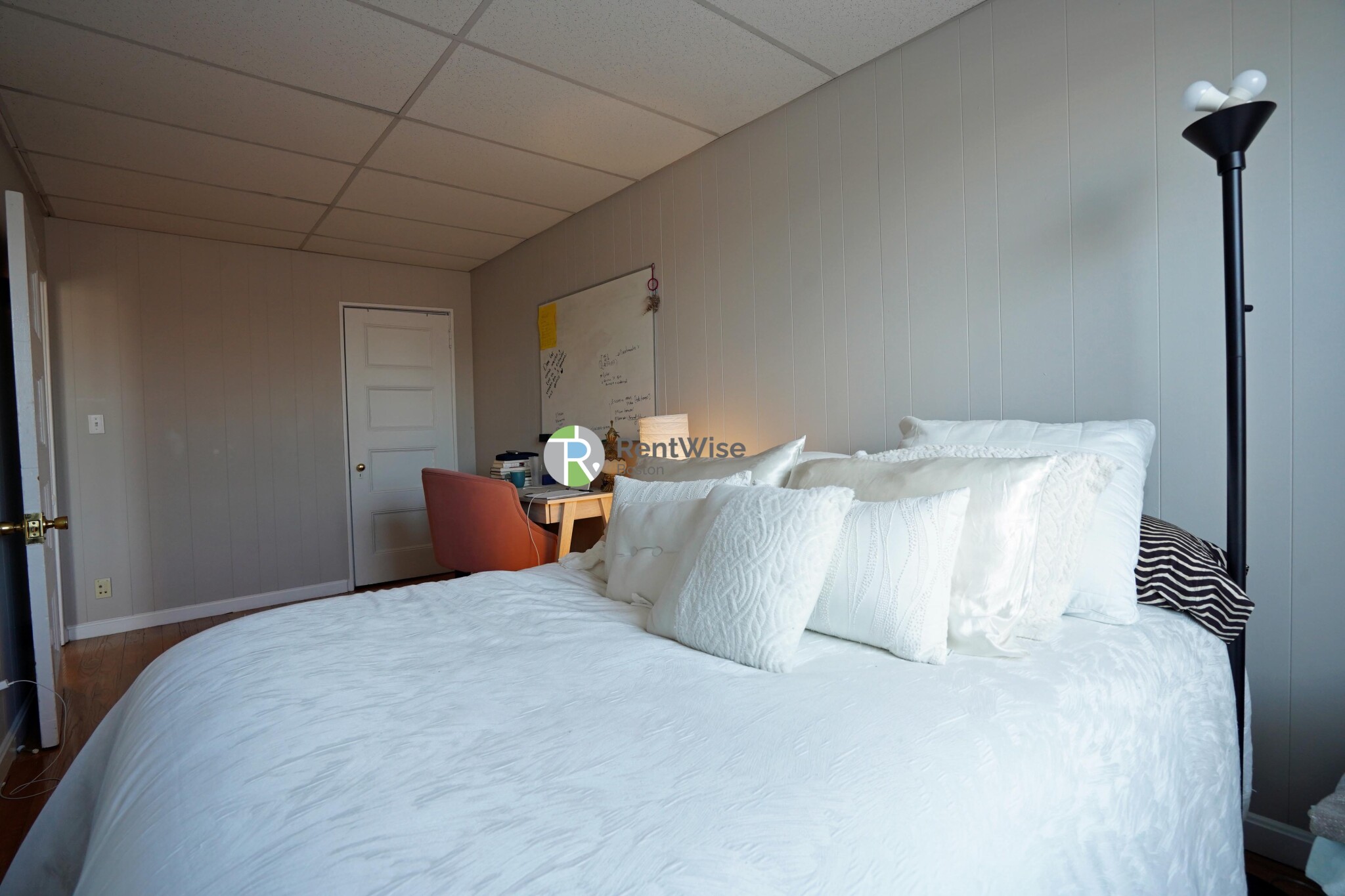 1055 Beacon St, Longwood