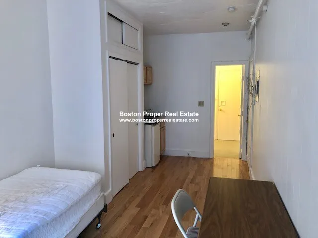 248 Newbury St, Back Bay