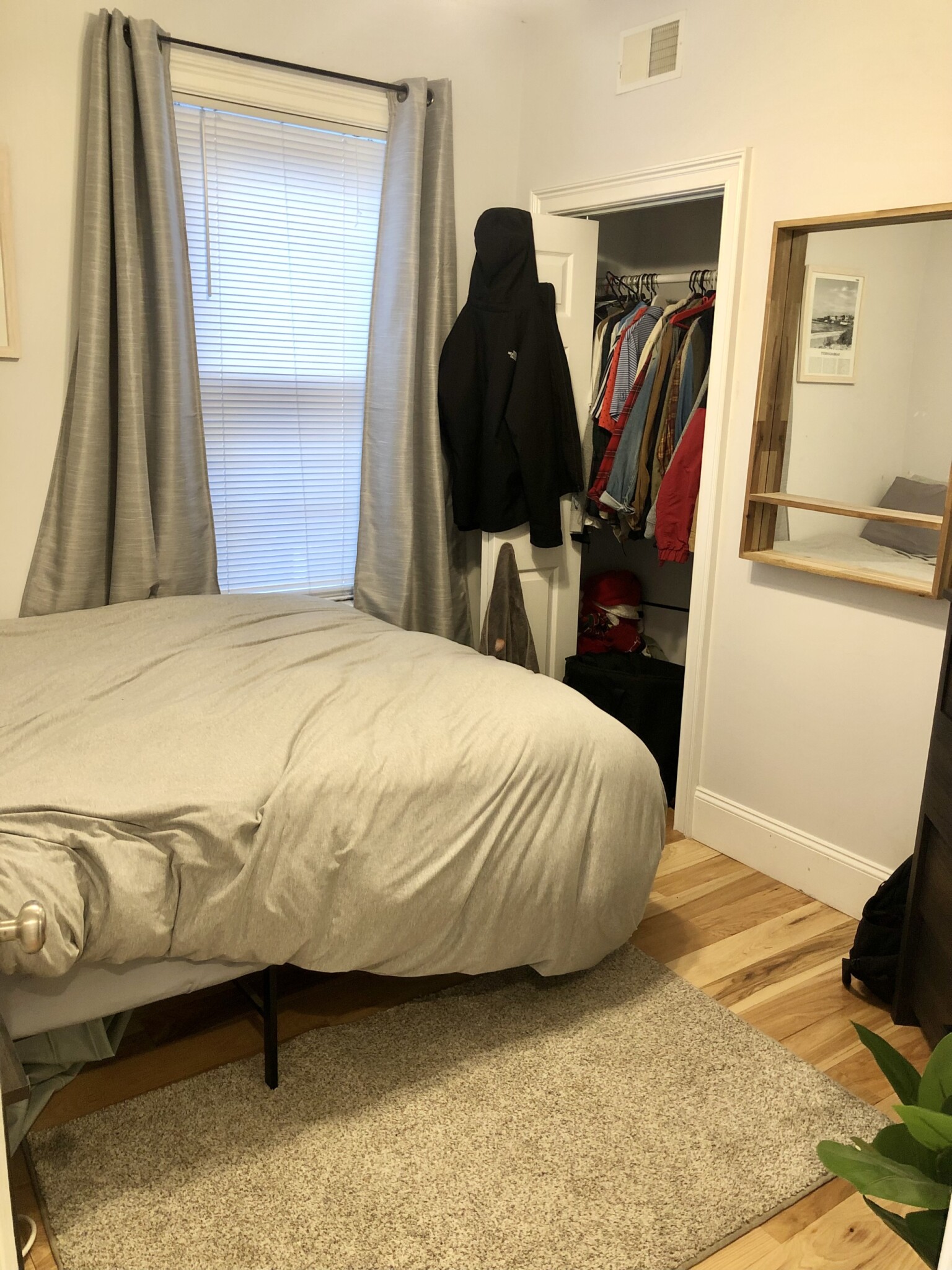 180 Hillside St, Mission Hill