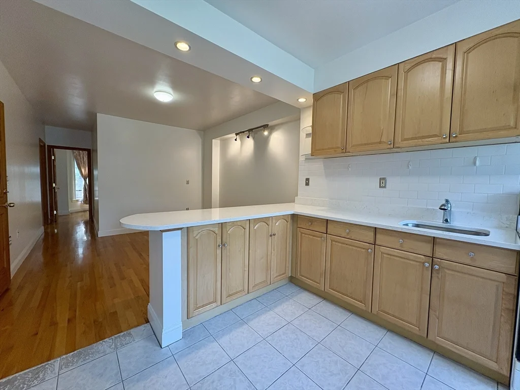 49 Dwight St, South End