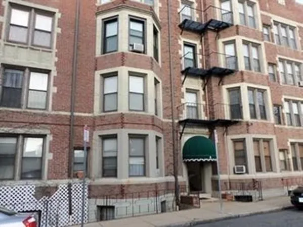 4 Commonwealth Ct, Brighton