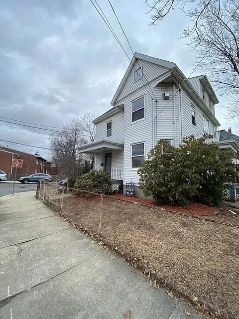 87 Marshall St, Medford