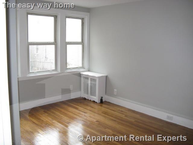 164 Harvard St, Tufts