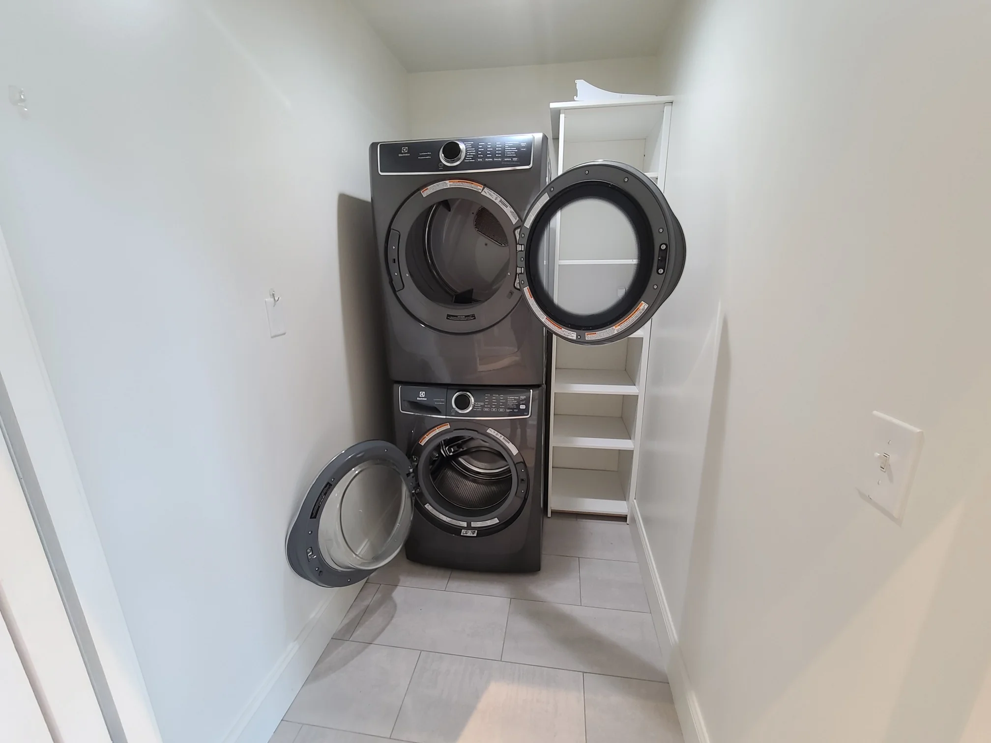 176 Winthrop Shore Dr, Winthrop