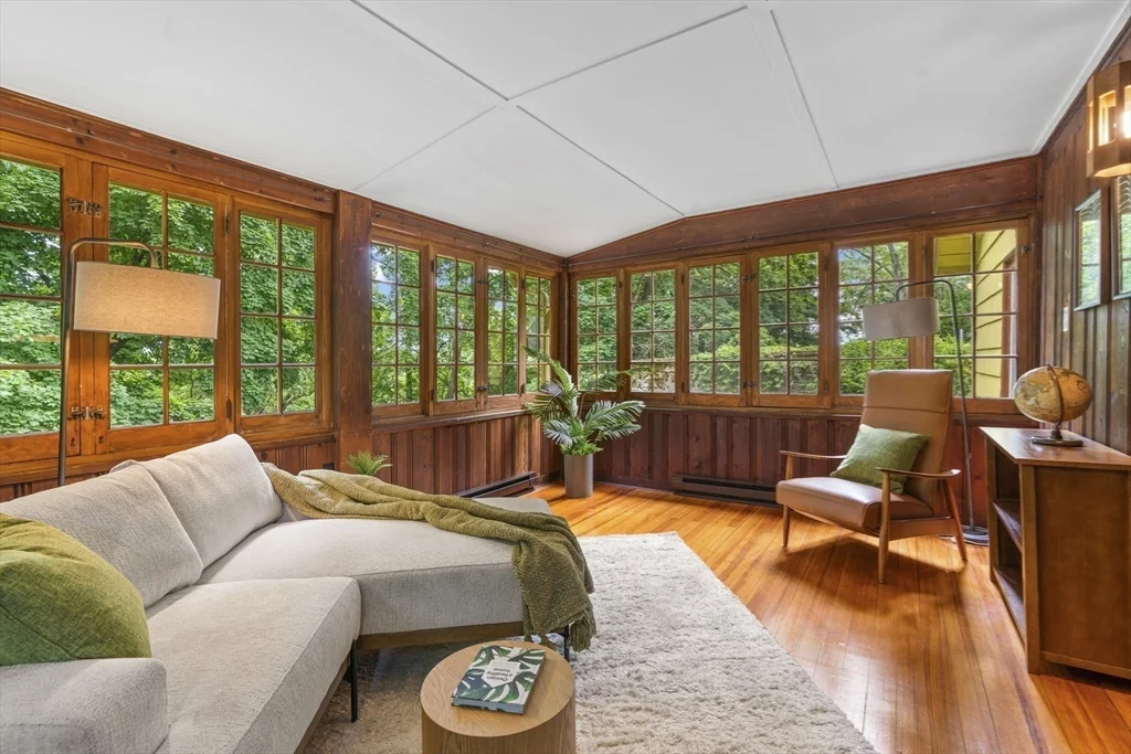 50 Grove Hill Park, Newton